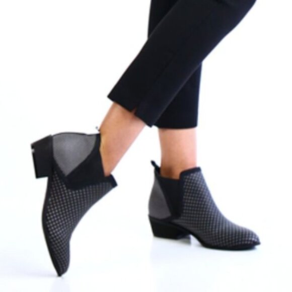 Betabrand Tennis-Western Boot (Black-Diamond) - Picture 8 of 10
